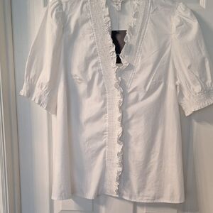 White Ruffled V-Neck Short Sleeve Top. Size M. NWT